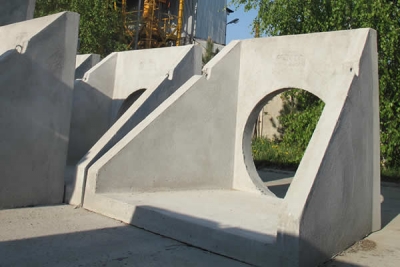 Ścianki oporowe przepustu rurowego ze skrzydełkami